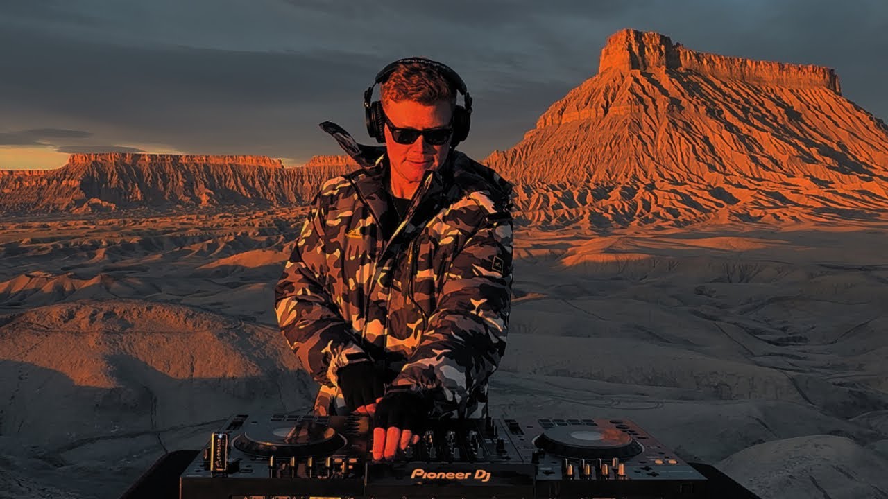 Watch Rüfüs Du Sol Sundowner Mix |Vol. 75| (4K) on YouTube Watch Rüfüs Du Sol Sundowner Mix |Vol. 75| (4K) on YouTube