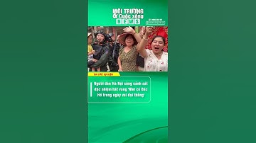 Người dân Hà Nội cùng cảnh sát đặc nhiệm hát vang 