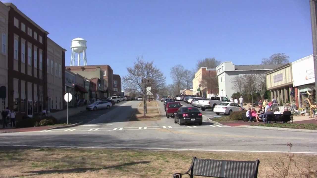 The Walking Dead town of Woodbury aka Senoia, GA YouTube