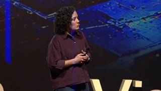 Crayones, plumas y...chips? | Laura Barillas | TEDxPuraVidaSalon
