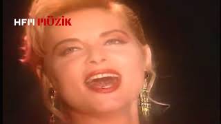 Müşerref Akay (Kıskanırım Seni Ben - )