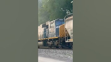 🍔 Flared MAC trails on Mixed Freight! #csx #railway #railfanning #railroad #shorts