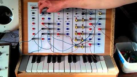 Homebrew Analogue Synth (3/3)