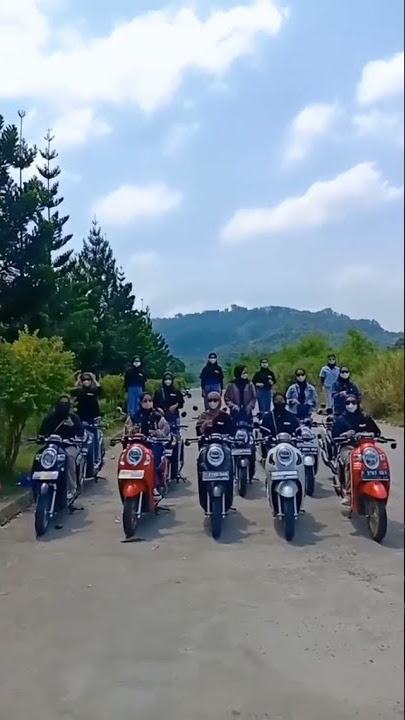 Genk Motor Cewek Joget #SHORT