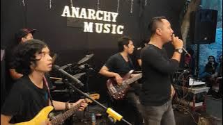 CINTA YANG SALAH (Anarchy coffee) Live.. #arvezioband