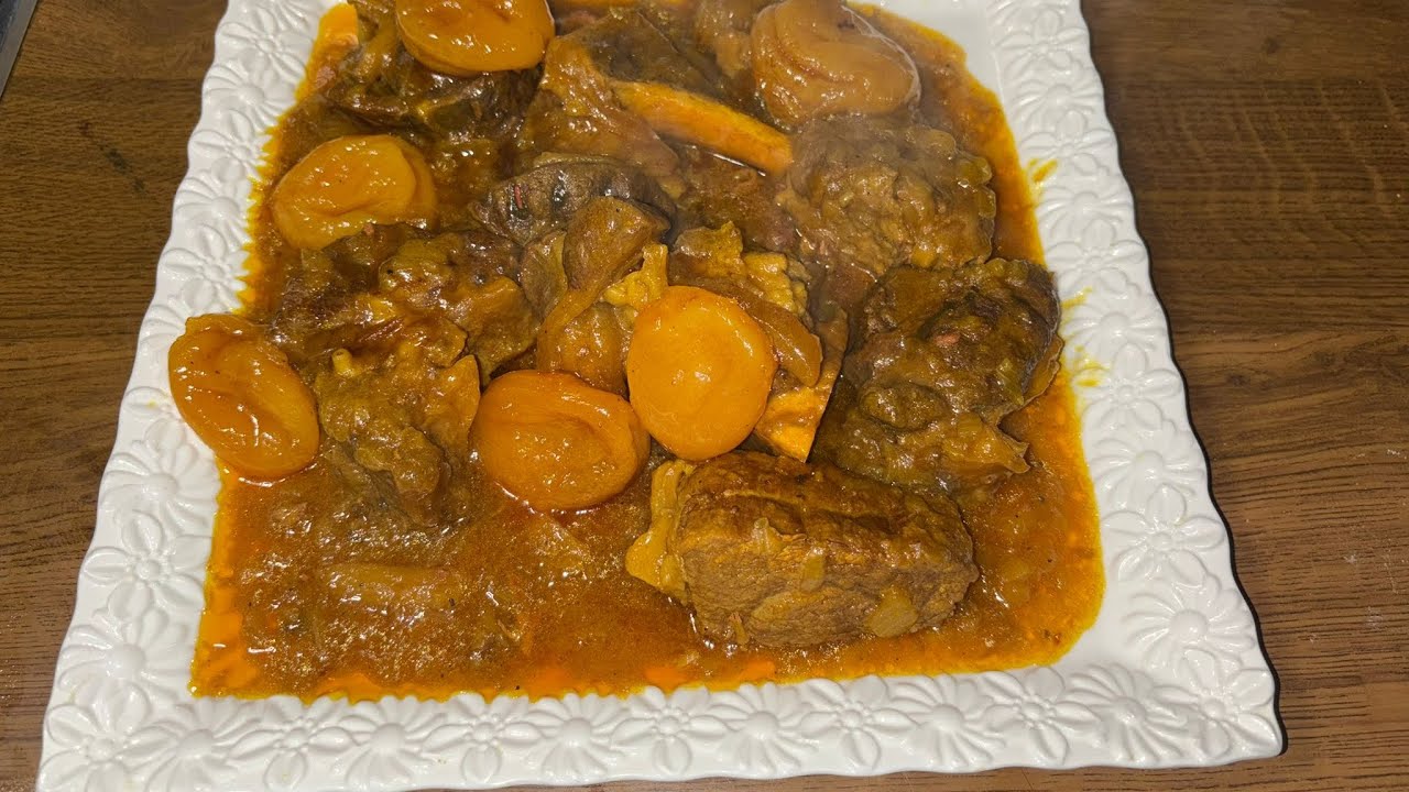 طاجين اللحم بمريقة عاقدة