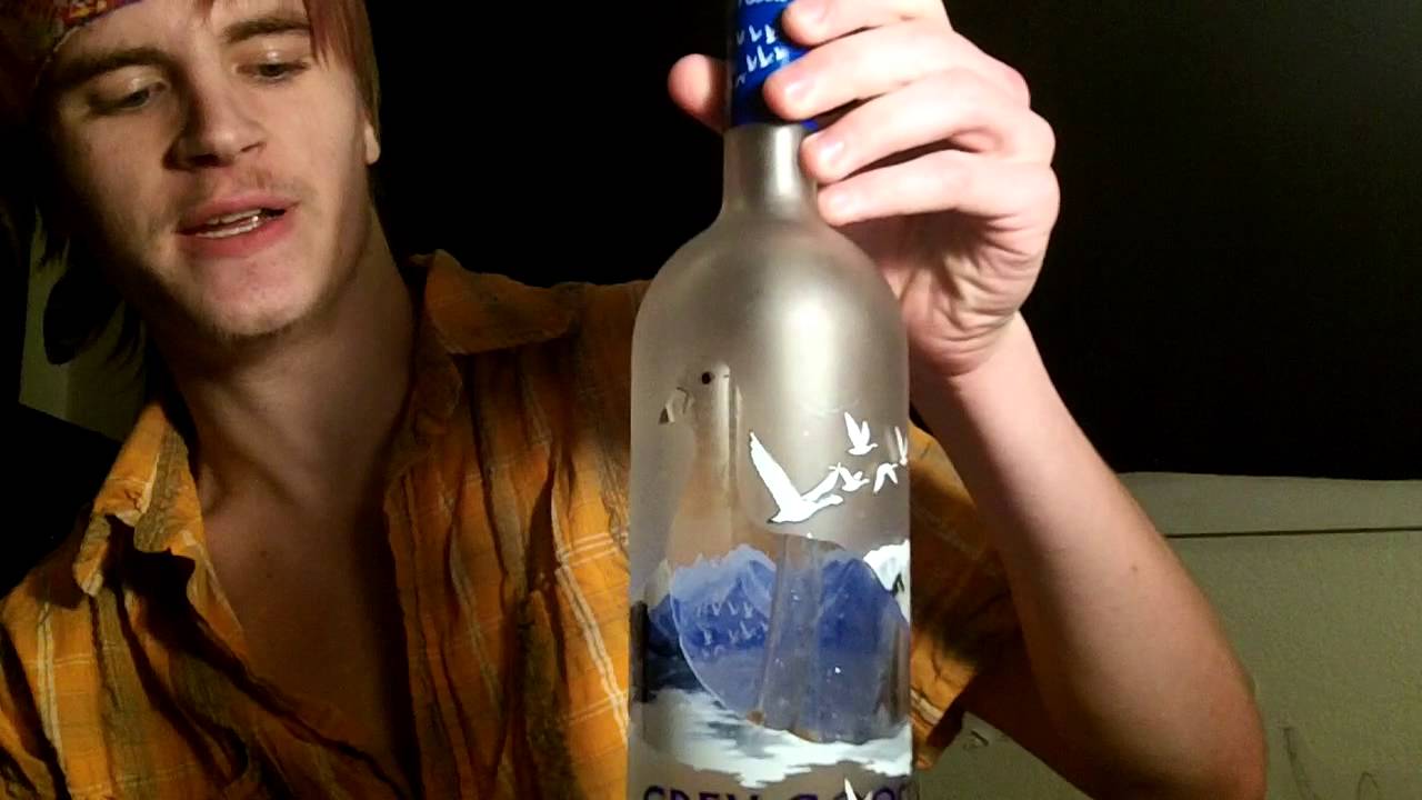 Hitting the Party Bong :: I'm a Loner