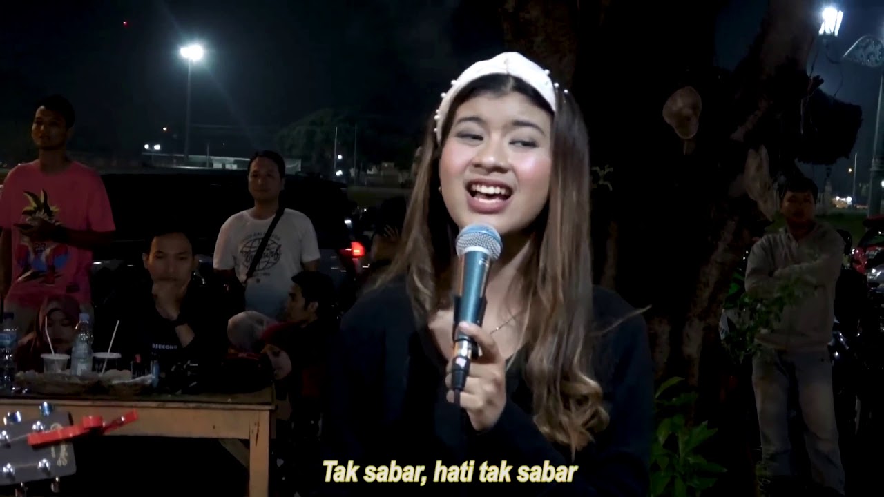 KERINDUAN - RHOMA IRAMA (LIRIK) BY NABILA SUAKA FT. TRI ...