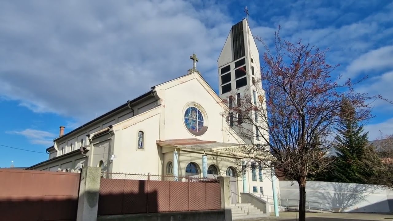 Trnava-Tulipán (SK) Kostol Najsvätejšieho Srdca Ježišovho (pavlíni) -zvony (ext.)