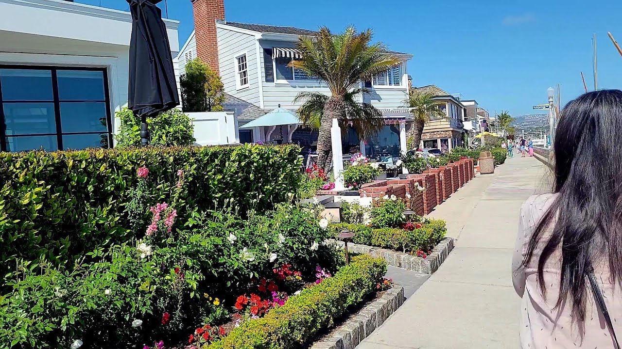 Walking tour of multi million dollar homes at Balboa Island in Newport Beach California