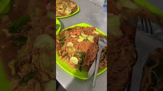 Cap cay dan mie hun goreng