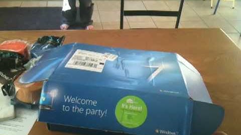 UNBOXING Windows 7 ultimate Launch Party House Party Pack