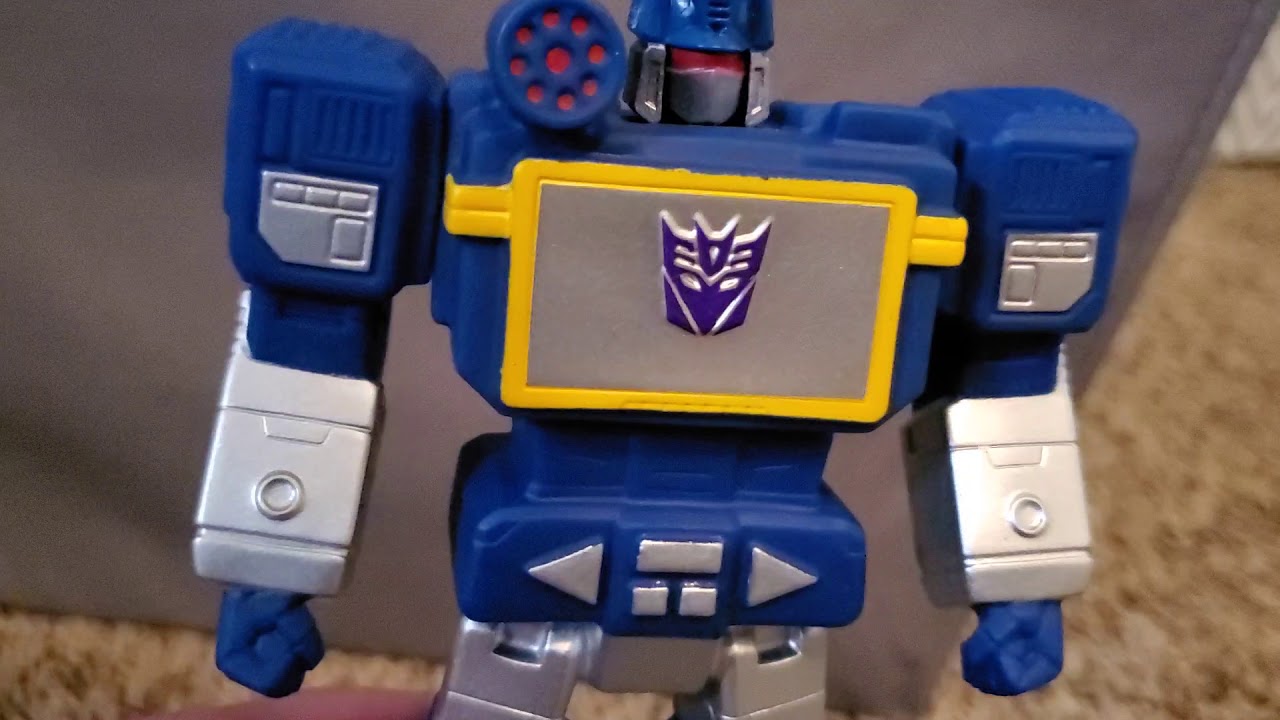 Slob-wave reviews:Naff Walmart exclusive vinyl Soundwave action figure review