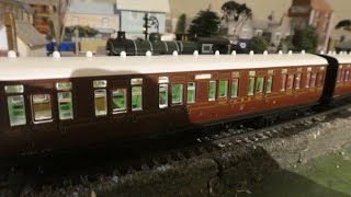Dapol Toplight Review of Set 1 from era two in Lined Crimson