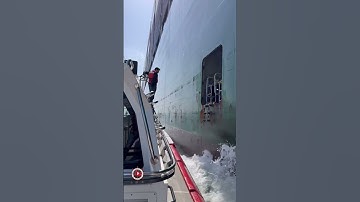 Embarque pela Side Shell Door