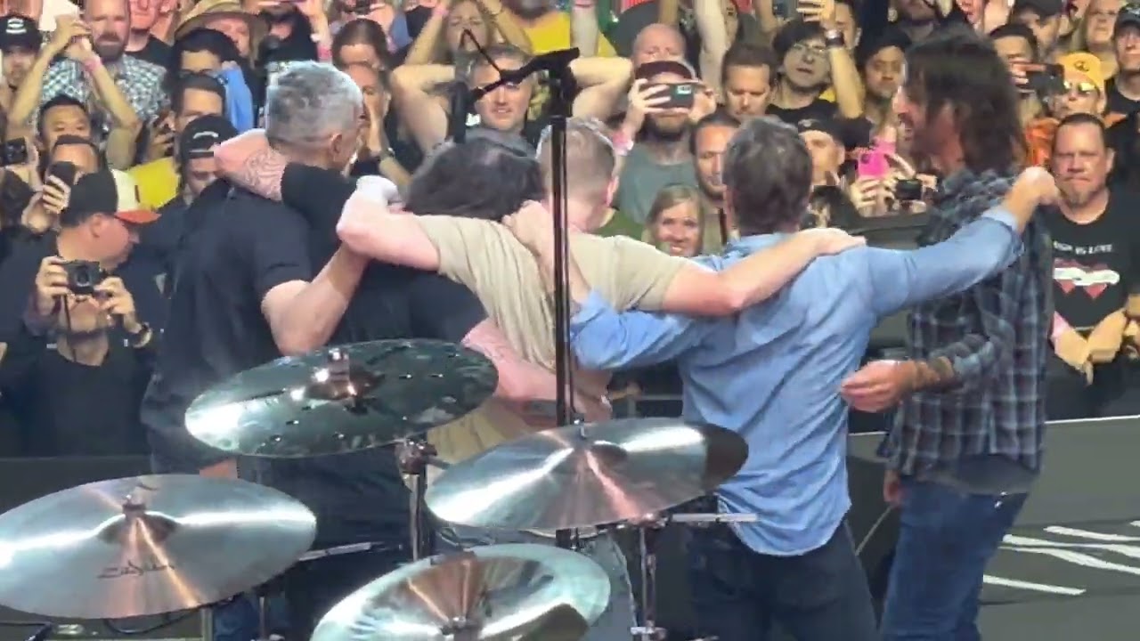 Taylor Hawkins Tribute LA - Foo Fighters w/ Chad Smith - Everlong & Ending - 9/27/22