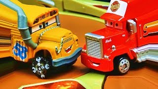 Disney Cars 3 Toys.   Crazy 8 Demolition Derby Track & bus strongest decision game. for children