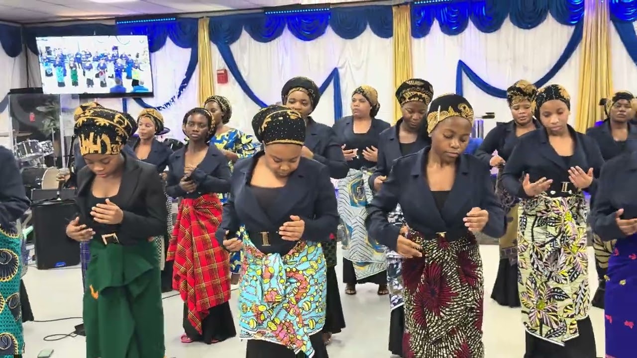 FMC Amani choir BG,  Wimbo wa jumapili kwenye mkutano wa Christmas Dayton, Ohio.￼