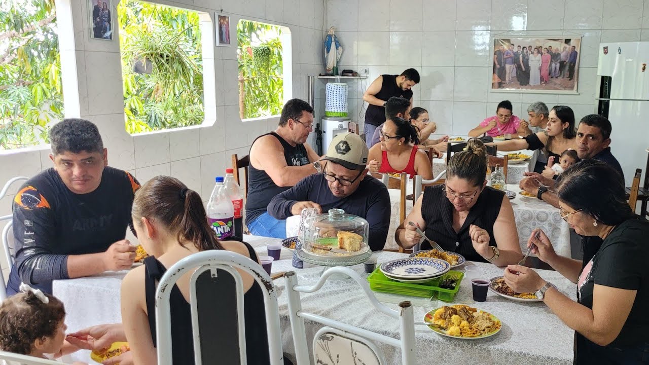 ALMOÇO ESPECIAL DE DOMINGO DA FAMILIA DANTAS!!!! PAPAI ESTA FELIZ COM OS PRESENTES 🎁 