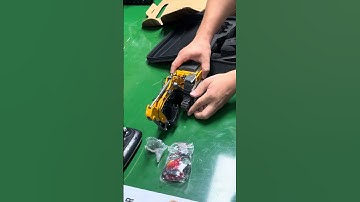 1/50 970 RC EXCAVATOR: METAL TRACK MODEL AT UNBELIEVABLE PRICE!