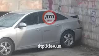 Сегодня в соломенском районе Киева у кинотеатра Спутник произошла дорогая парковка: