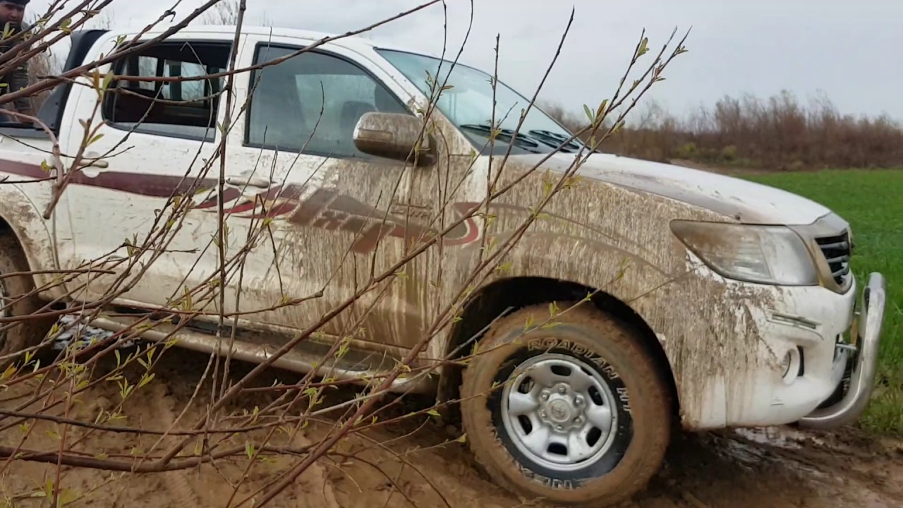 تويتا هيلوكس ٢٠١٣ داقوق