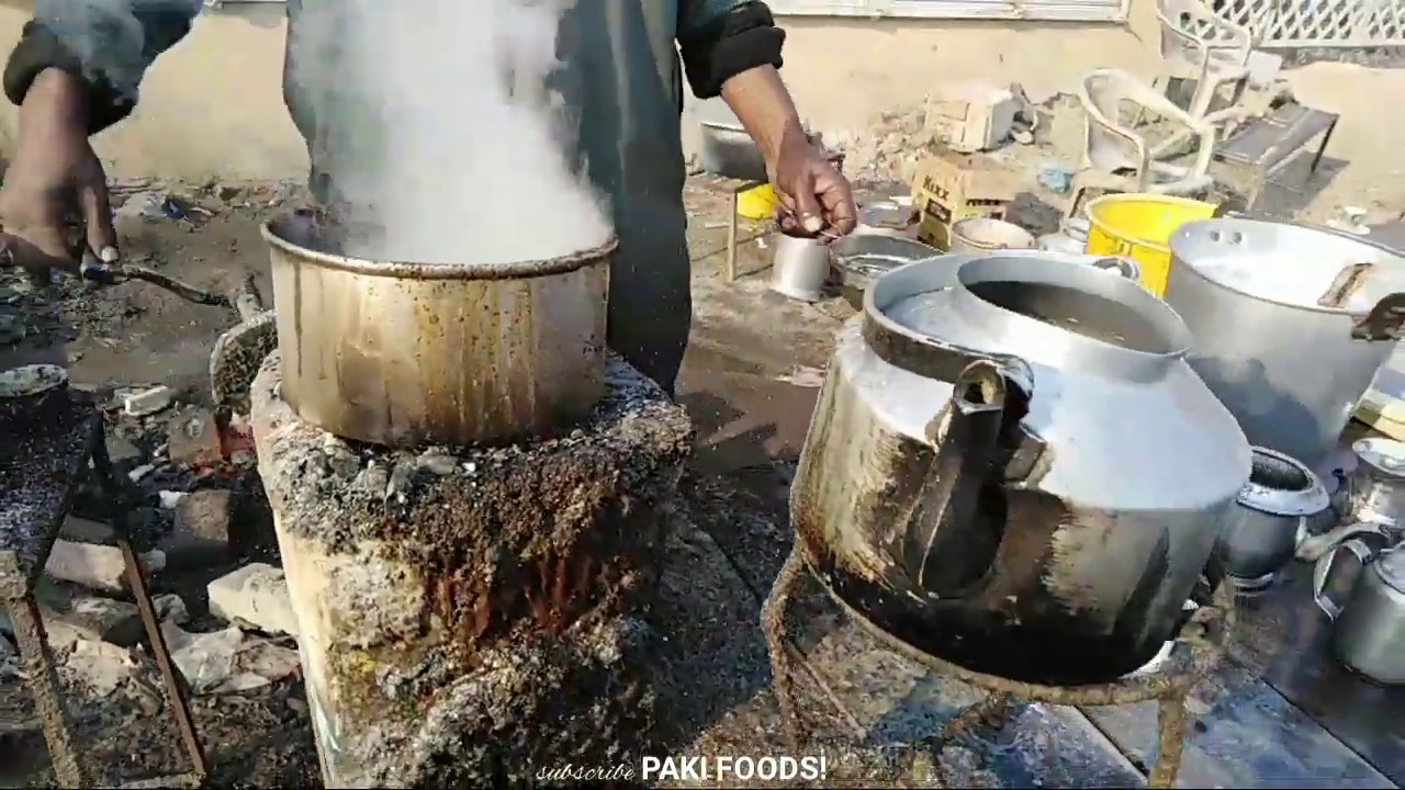 Teaa Riaz Riaz Chai (tea) , Street foods of Dera Ismail Khan , Pakistan - YouTube