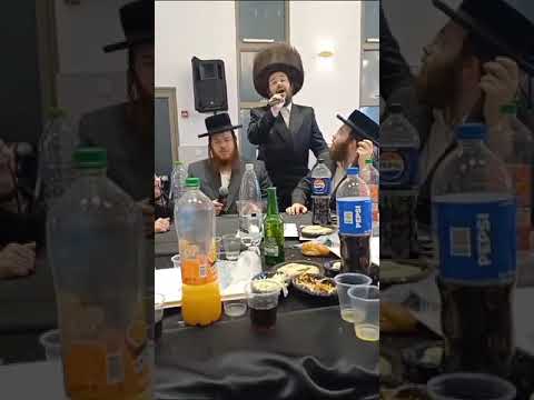 ברית לבנו של יוסל לייפער 🎤 עם חותנו בנימין לייפער 🎤 מקהלת קאפלה 🎶 ויוסי אייזן 🎹