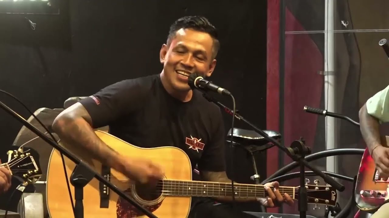 BOBBY KOOL SID, OCTAV SICILIA, WIS BALI - SUARA HALILINTAR - YouTube