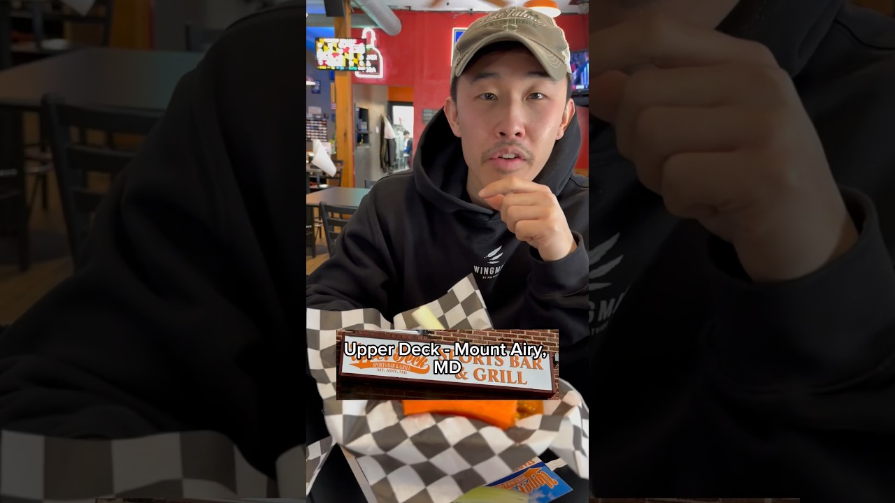 Upper Deck (Buffalo Garlic) #chickenwings #foodreview #shorts