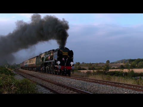 35028 Clan Line hauls the Cotswold Venturer but runs into TROUBLE!!