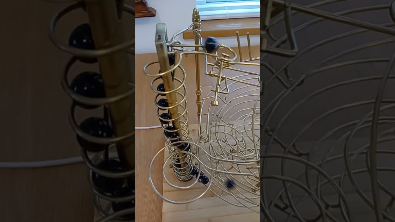 Rolling Ball Sculpture, by Andy Davies.