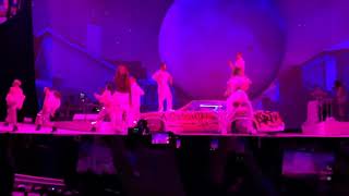 Download Lagu Ariana Grande \u0026 Victoria Monét - Monopoly - Sweetener world tour (Montréal)🎲❤️ MP3 Download Lagu Ariana Grande \u0026 Victoria Monét - Monopoly - Sweetener world tour (Montréal)🎲❤️ MP3