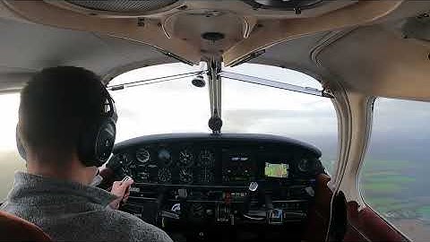 Takeoff from Biggin Hill Airport (EGKB) - PA28 - 06/12/2026