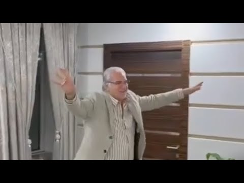 الممثل السوري عبد الحكيم قطيفان يحتفل على أنغام أغنية بندوسهم بيت الأسد بندوسهم