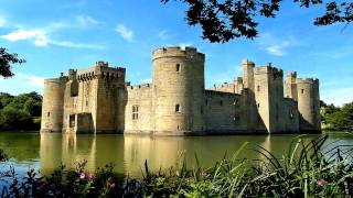 Замок Бодиам в Англии ― крепость на воде