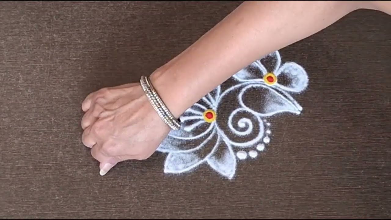 दररोज दारात काढण्यासाठी सोपी व सुंदर रांगोळी 