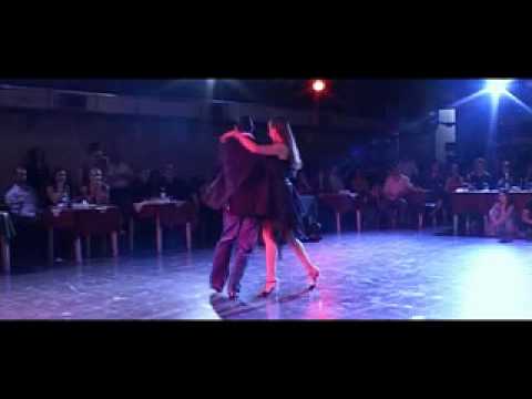 Gustavo Rosas y Gisela Natoli.Tango en La Viruta.Bs As.