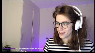 Mia Mulder is playing cursader kings