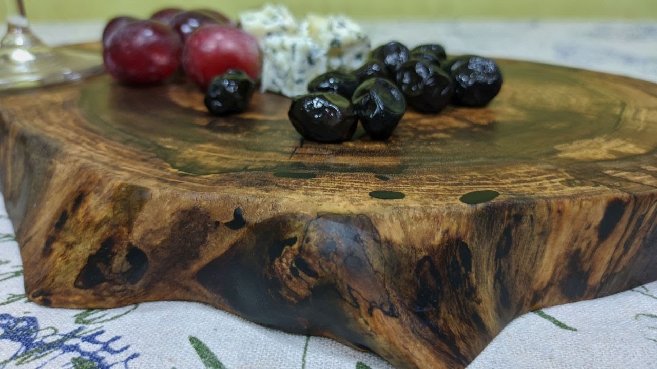 Доска для подачи закусок из трухлявого пня | Сервировочная доска своими руками