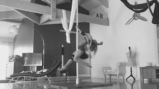 Inspiration danse classique sur Barre de Pole Dance