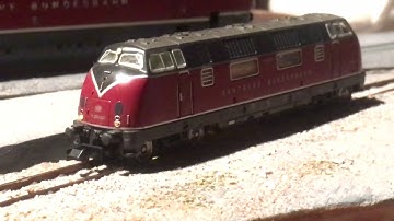 BR V 200 from minitrix slow motion