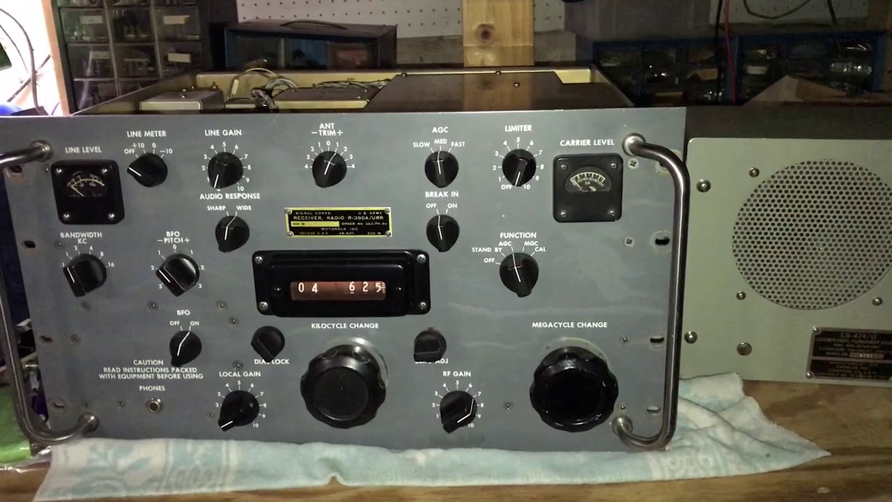 UVB76, the Russian "Buzzer" on a R390A YouTube
