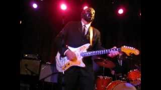 Video thumbnail of "LOS STRAITJACKETS -- "JET SET""