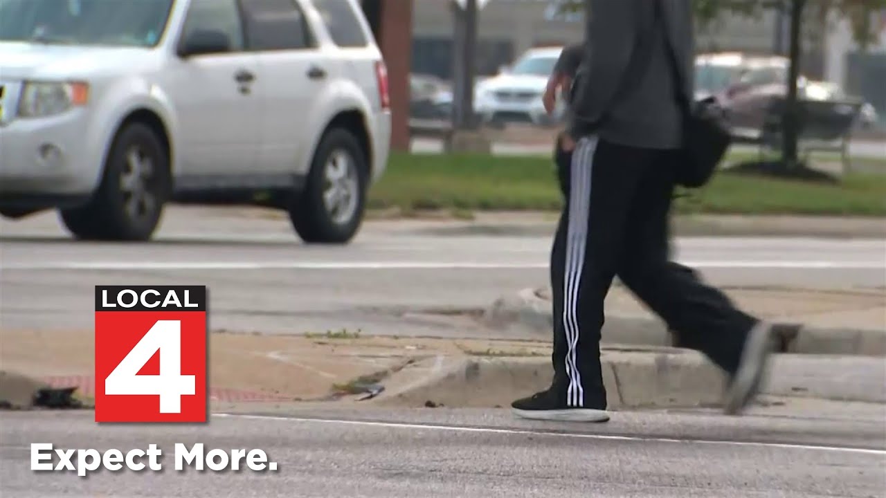 Pedestrian crashes on the rise in Warren -- What police are advising