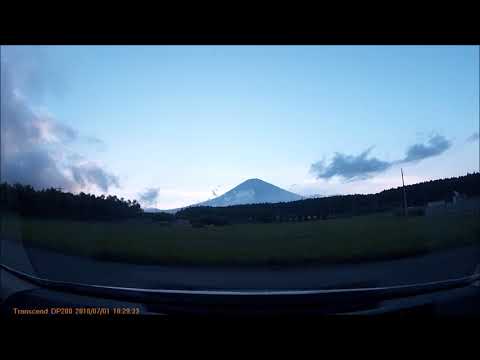 富士山頂に雲