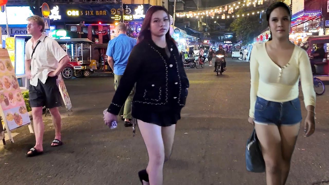 Cambodia Nightlife 2026 | Phnom Penh City (Street 136) Street Life Night Walk