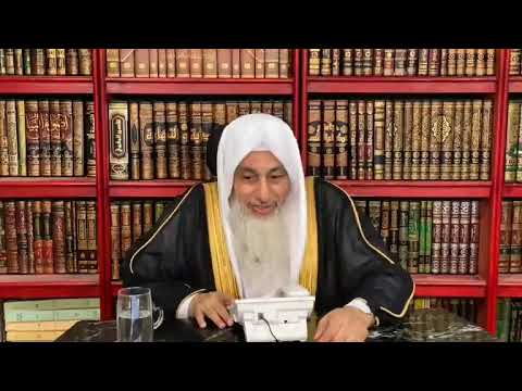 لديها أخ يدعو في سجوده بالزواج من امرأة معينة والمرأة متزوجة الشيخ مصطفى العدوي