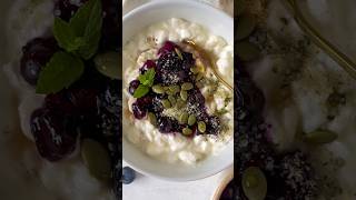 Blueberry Cottage Cheese Bowl #cottagecheeserecipes #highproteinbreakfast #shorts
