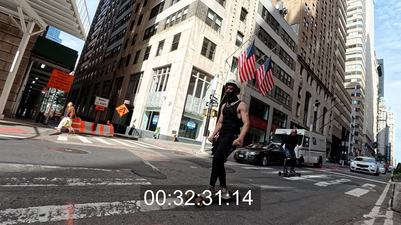 Broadway Bomb 2025 Finish Line with Timings